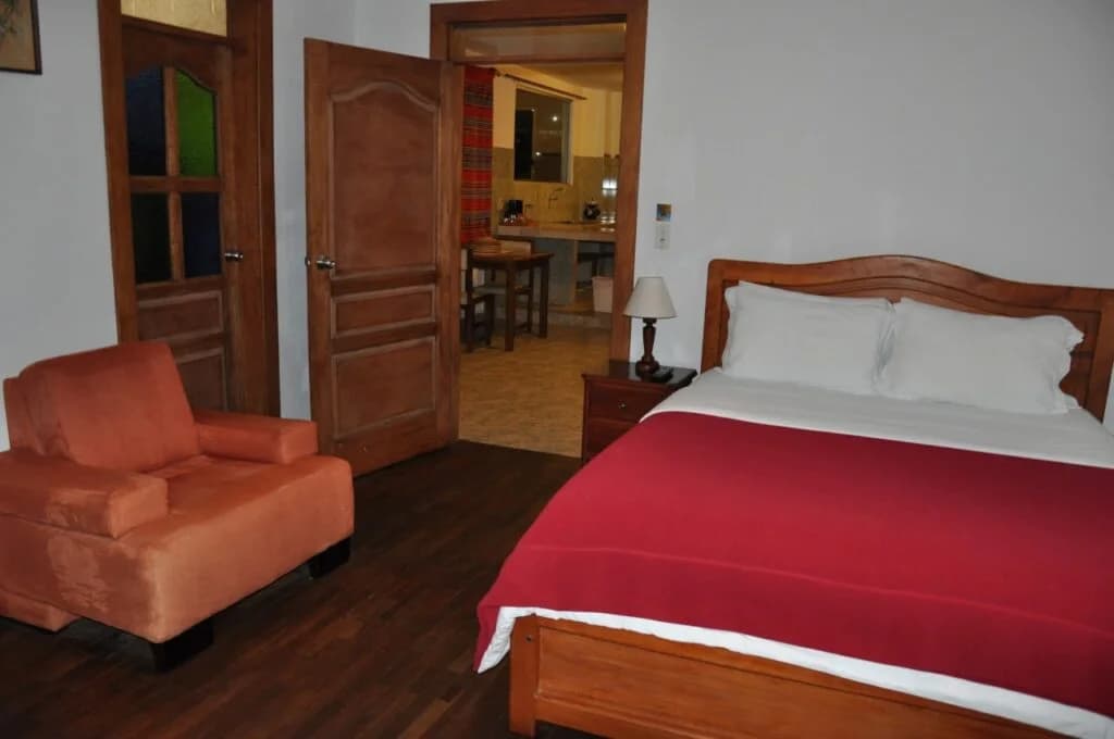 Deluxe B Mini Suite 1